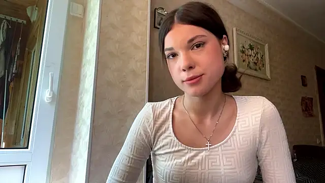 Snapshot of IlonaPitcock chatting on May 2026 08:42:02 AM IlonaPitcock online show from May 2026 08:42:02 AM
