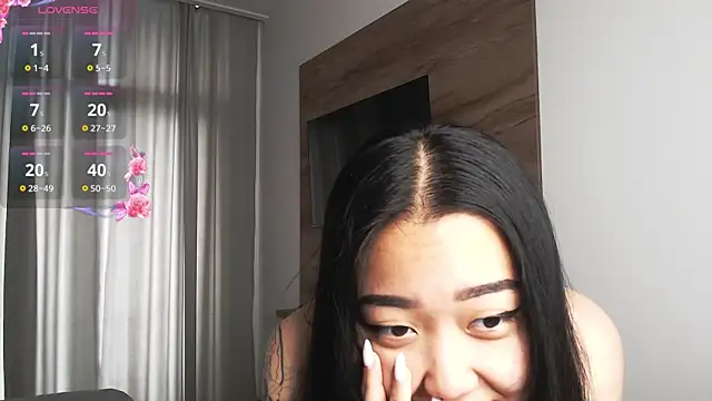 Snapshot of LillGothBaby chatting on June 2026 04:17:02 AM LillGothBaby online show from June 2026 04:17:02 AM