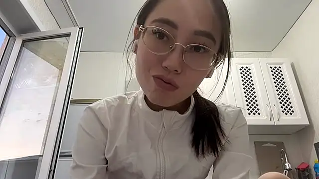Snapshot of VickieTrudo chatting on June 2026 10:51:01 PM VickieTrudo online show from June 2026 10:51:01 PM