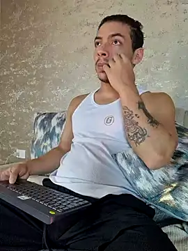 Snapshot of OliverWyse chatting on June 2026 11:57:02 PM OliverWyse online show from June 2026 11:57:02 PM