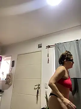 lulupiecitosamor online show from July 2026 01:18:02 PM