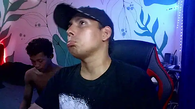 Snapshot of Latinos2411 chatting on June 2026 02:58:01 AM Latinos2411 online show from June 2026 02:58:01 AM