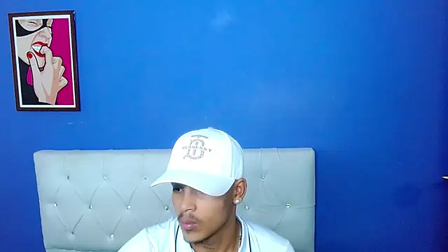 Snapshot of Angel_foxc13 chatting on June 2026 03:21:02 AM Angel foxc13 online show from June 2026 03:21:02 AM