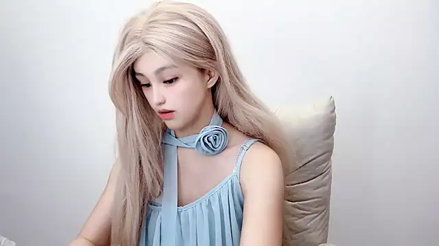 Snapshot of jiangjiang2005 chatting on July 2026 04:44:02 PM jiangjiang2005 online show from July 2026 04:44:02 PM