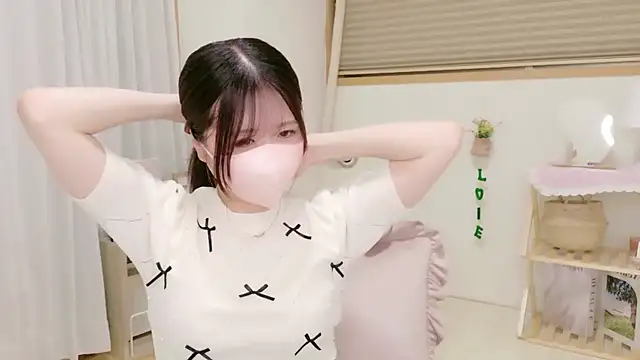 Yuinyaaa online show from June 2026 07:25:02 AM