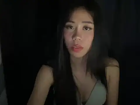 Snapshot of amberluiss chatting on June 2026 10:23:01 AM amberluiss online show from June 2026 10:23:01 AM