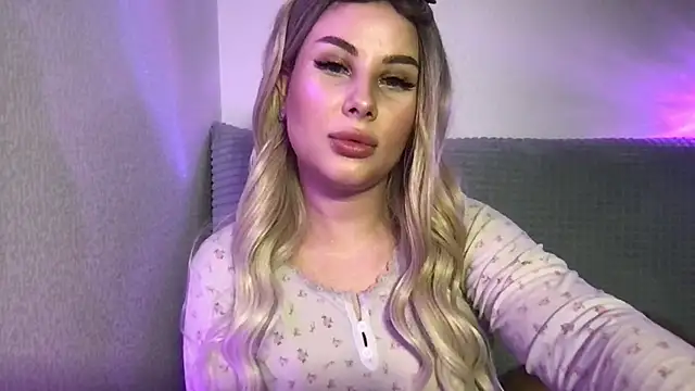 Snapshot of Lili_Weiss chatting on June 2026 04:42:02 PM Lili Weiss online show from June 2026 04:42:02 PM