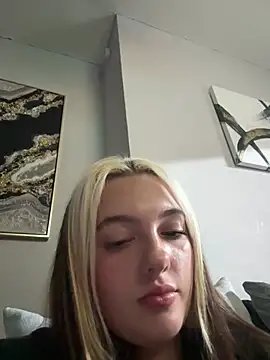 naughtygirl6989 online show from June 2026 10:12:01 PM