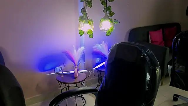 Snapshot of Tahraa_ chatting on June 2026 07:59:01 PM Tahraa online show from June 2026 07:59:01 PM