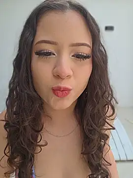 Snapshot of DollyRosee chatting on July 2026 09:21:01 PM DollyRosee online show from July 2026 09:21:01 PM