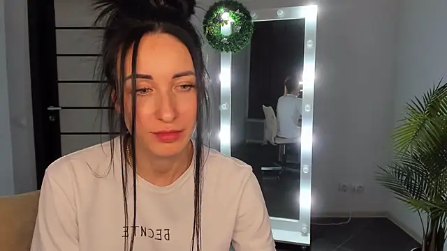 BouncySweety online show from December 2024 07:39:02 PM