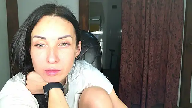 BouncySweety online show from November 2025 08:11:01 PM