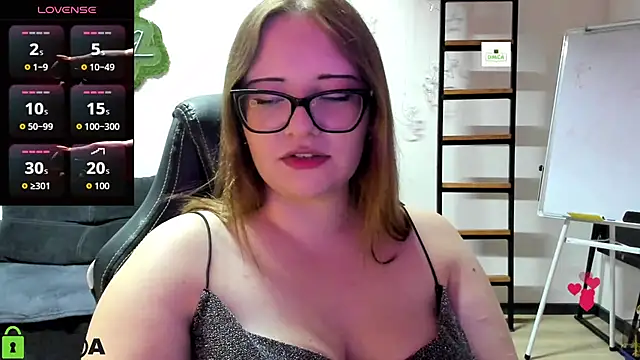 Snapshot of JuliNy_x chatting on July 2026 12:29:01 PM JuliNy x online show from July 2026 12:29:01 PM