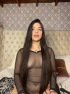 Snapshot of Amel_Rosse chatting on June 2026 02:28:01 PM Amel Rosse online show from June 2026 02:28:01 PM