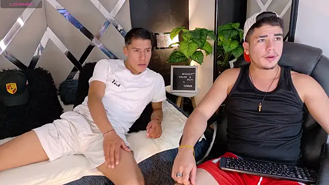 Snapshot of Alex-Rodriguezz chatting on June 2026 08:02:01 PM Alex-Rodriguezz online show from June 2026 08:02:01 PM