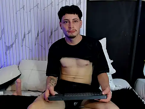 Alexlux1 online show from June 2026 08:47:02 PM