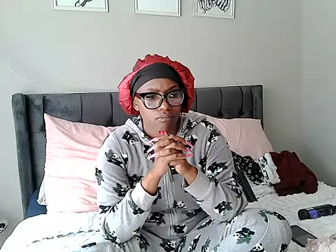 MissLaToYa online show from June 2026 12:05:02 PM