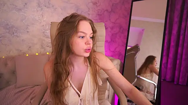 LilitMurrr online show from June 2026 02:33:01 PM