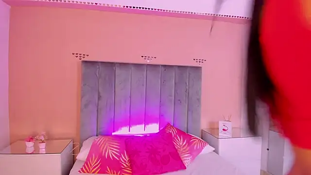 Snapshot of MiaPortmass_ chatting on June 2026 08:28:01 PM MiaPortmass online show from June 2026 08:28:01 PM