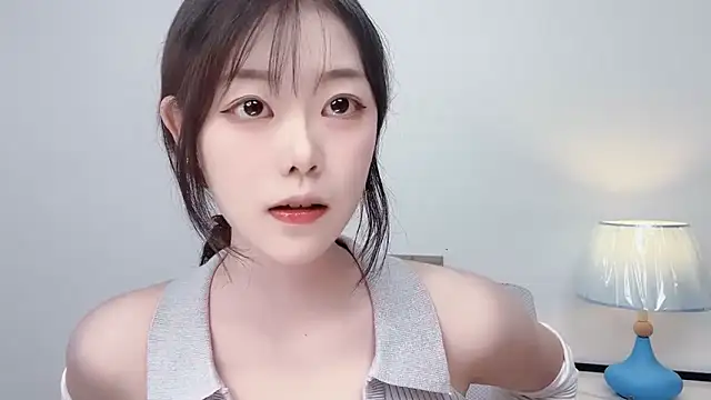 smalldaiwang online show from July 2026 02:50:01 AM