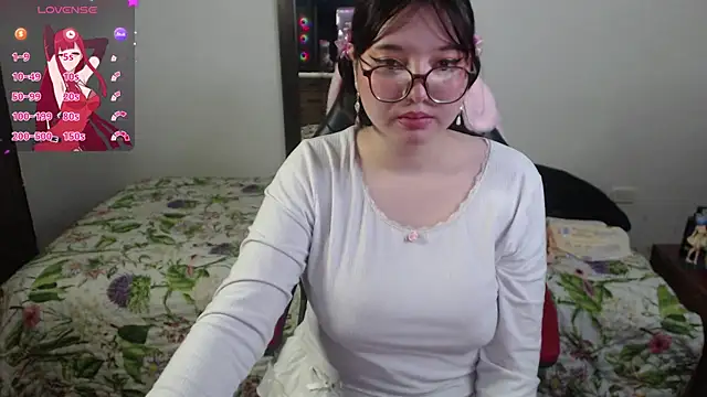 Snapshot of Hinata_kawaii chatting on June 2026 09:31:02 AM Hinata kawaii online show from June 2026 09:31:02 AM