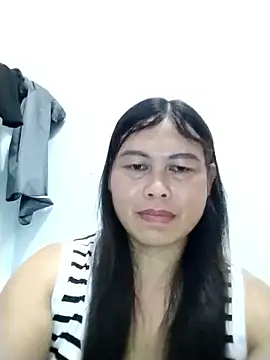 Snapshot of -Hatybi- chatting on May 2026 10:00:02 AM -Hatybi- online show from May 2026 10:00:02 AM