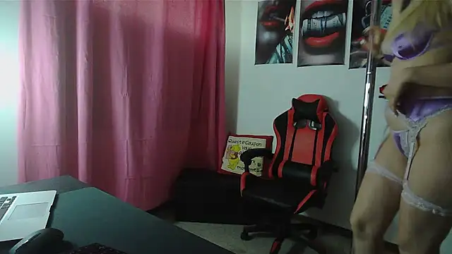 LolaSelvaggia online show from July 2026 04:53:02 PM