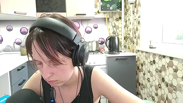 Snapshot of Saranade chatting on June 2026 05:05:01 PM Saranade online show from June 2026 05:05:01 PM
