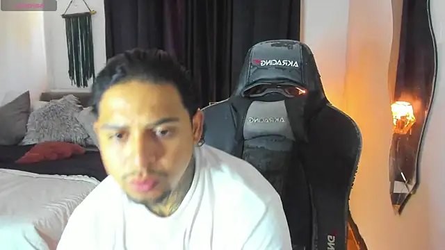Snapshot of alejo_mujica chatting on July 2026 05:18:01 PM alejo mujica online show from July 2026 05:18:01 PM