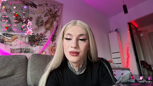 Chloecherry online show from July 2026 06:22:02 PM