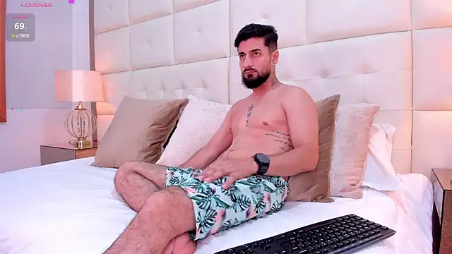 Snapshot of AngellStone chatting on June 2026 12:20:02 PM AngellStone online show from June 2026 12:20:02 PM