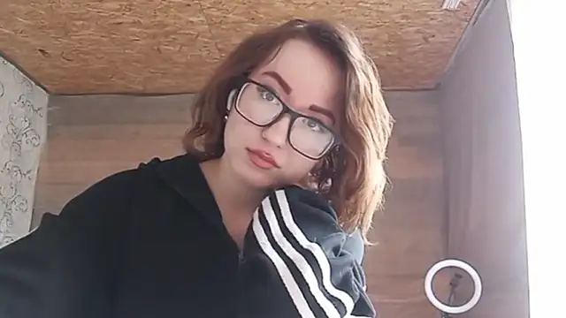 OliviaMoment online show from June 2026 08:03:01 AM