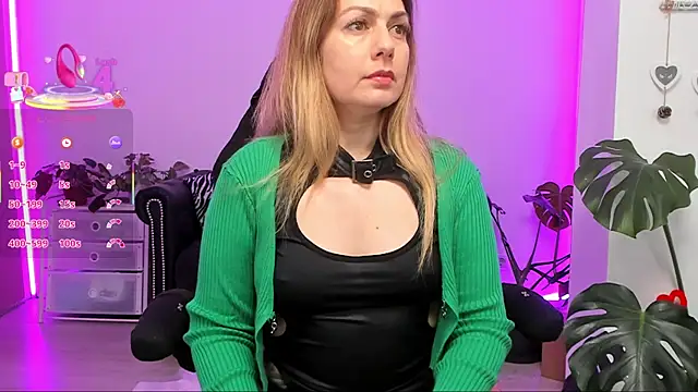 LindaWhite  online show from March 2025 05:02:02 PM