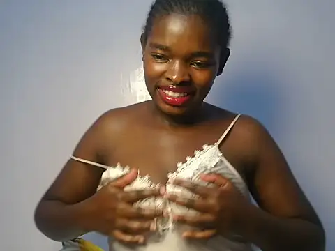 Snapshot of Emmerline_ chatting on July 2026 07:39:01 PM Emmerline online show from July 2026 07:39:01 PM