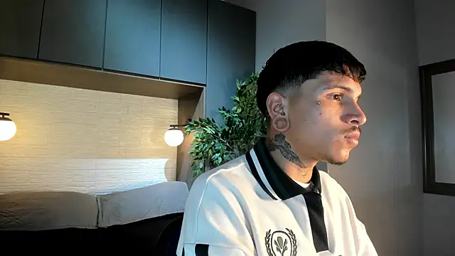 Valentino Knox online show from June 2026 11:27:02 AM