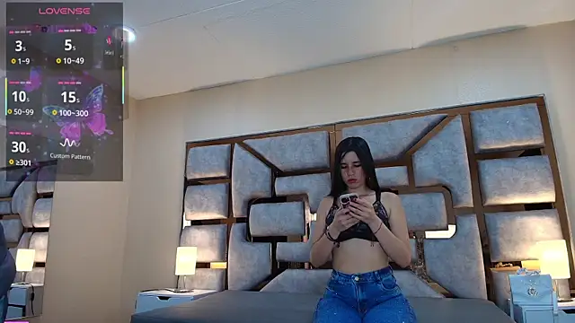 Crystal Silver online show from June 2026 02:11:01 PM