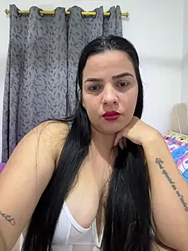Snapshot of Escarlata2077 chatting on June 2026 02:25:01 AM Escarlata2077 online show from June 2026 02:25:01 AM