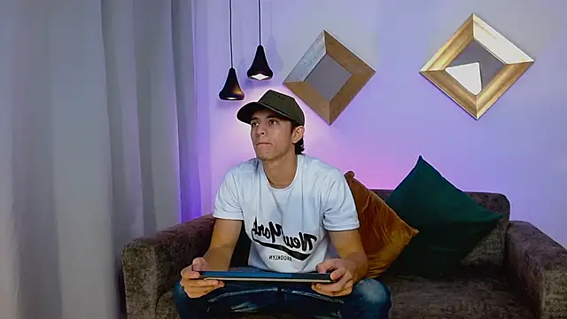 AxelFalconn online show from June 2026 06:24:02 PM