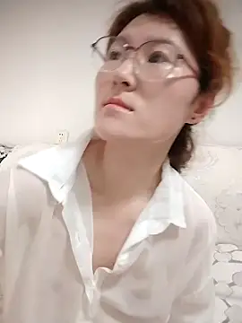 Snapshot of gaoyan880526 chatting on June 2026 10:43:02 PM gaoyan880526 online show from June 2026 10:43:02 PM