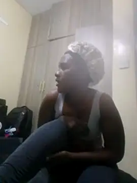 Snapshot of Creamymom4 chatting on June 2026 09:00:01 AM Creamymom4 online show from June 2026 09:00:01 AM
