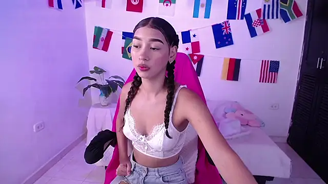 Snapshot of mia_cute_girl chatting on July 2026 06:36:02 PM mia cute girl online show from July 2026 06:36:02 PM