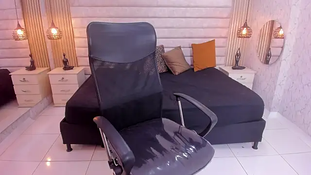 Snapshot of Cloe_Monroee_ chatting on June 2026 07:35:02 PM Cloe Monroee online show from June 2026 07:35:02 PM