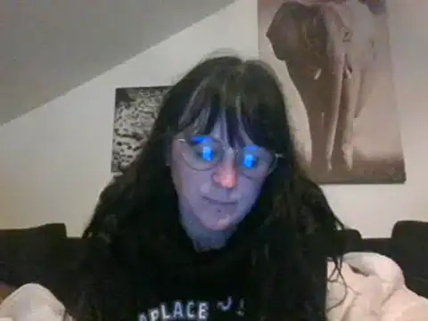 Snapshot of sexujuly88 chatting on October 2025 10:33:01 PM sexujuly88 online show from October 2025 10:33:01 PM