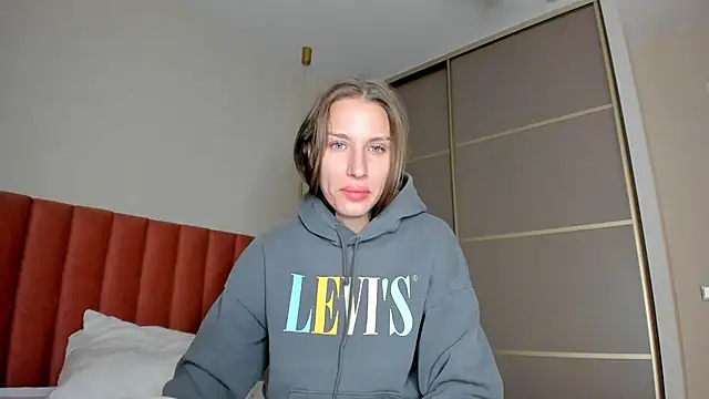 Snapshot of SofiClimbing chatting on December 2024 02:17:02 AM SofiClimbing online show from December 2024 02:17:02 AM