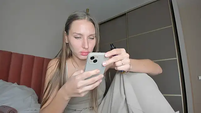 Snapshot of SofiClimbing chatting on December 2024 10:32:01 AM SofiClimbing online show from December 2024 10:32:01 AM