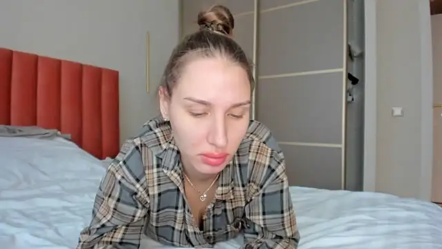 Snapshot of SofiClimbing chatting on February 2025 02:38:01 AM SofiClimbing online show from February 2025 02:38:01 AM