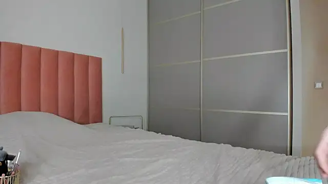 Snapshot of SofiClimbing chatting on February 2025 12:48:02 AM SofiClimbing online show from February 2025 12:48:02 AM