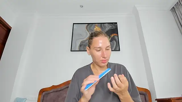 Snapshot of SofiClimbing chatting on October 2025 05:59:01 AM SofiClimbing online show from October 2025 05:59:01 AM