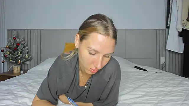 SofiClimbing online show from December 2025 10:02:02 AM