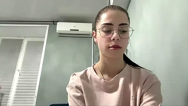 LianaMagic online show from June 2026 05:04:01 PM